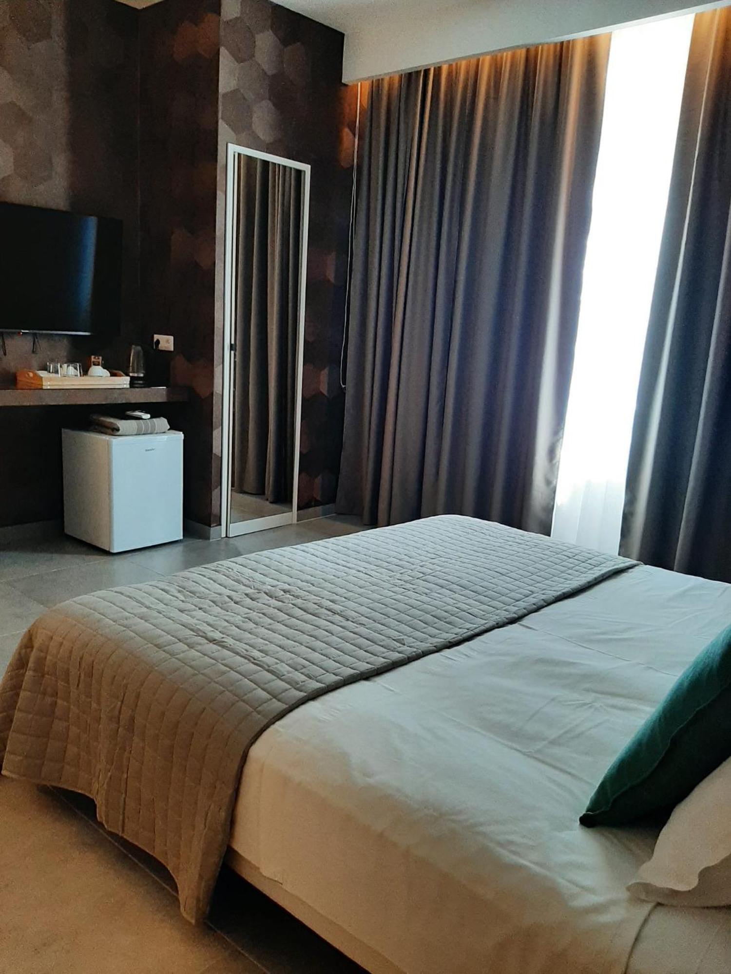 Baaria House Hotel Barcellona-Pozzo di Gotto Eksteriør bilde