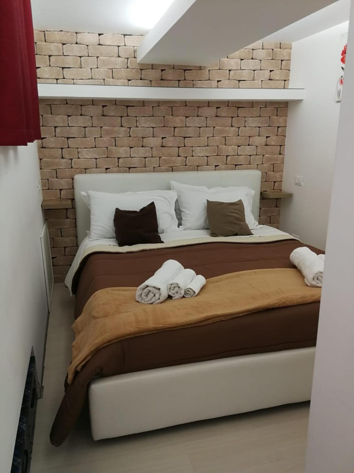 Baaria House Hotel Barcellona-Pozzo di Gotto Eksteriør bilde